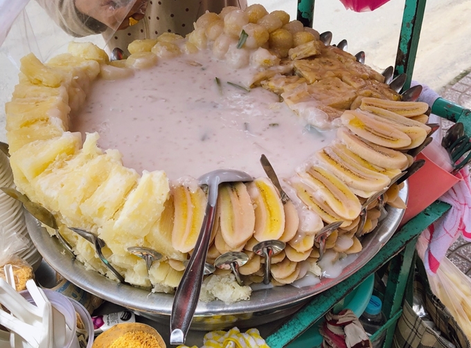 Bánh chuối xào dừa đắt khách ở Sài Gòn