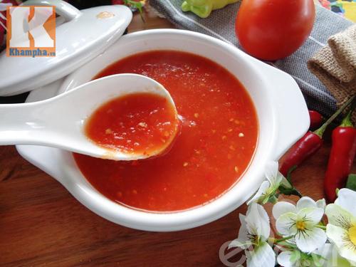 Bí quyết làm tương ớt cà chua để chấm nhiều món ngon