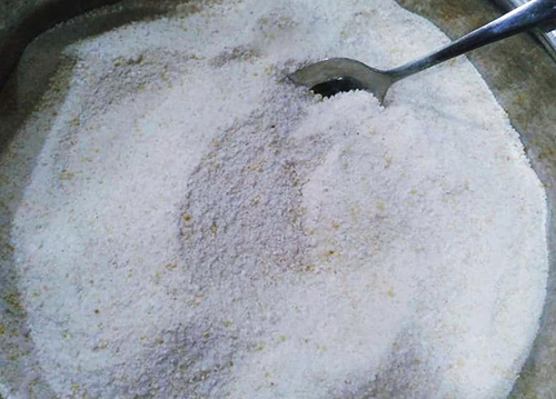 Cách làm bột muối ngon cho các món rang
