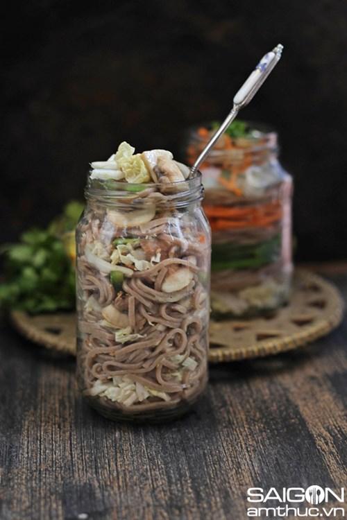 Cách làm mì udon trộn rau củ, món chay thanh lọc cơ thể