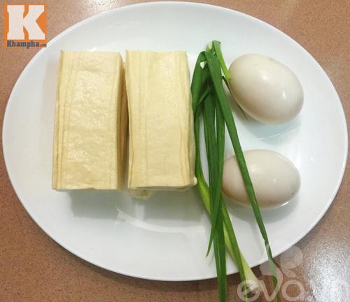 Cách làm món đậu phụ sốt trứng muối đơn giản mà ngon