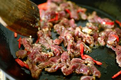 Cách làm món dưa chuột xào thịt bò thanh mát cho bữa cơm ngày hè