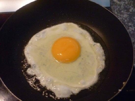 Cách làm món mì xào trứng đơn giản tại nhà
