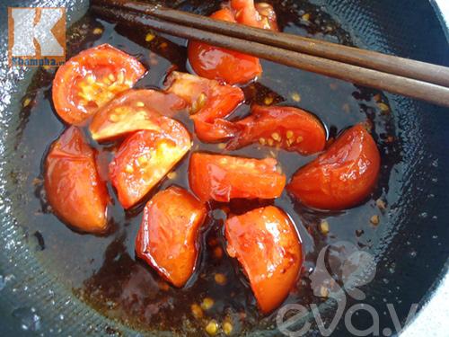 Cách làm món sườn sốt dưa chua đậm đà, ngon cơm