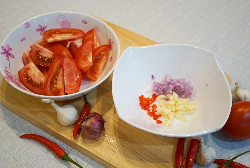Cách làm món sườn xào chua ngọt thơm ngon