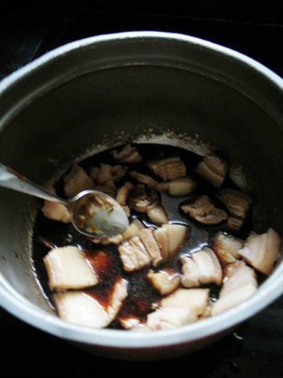 Cách làm món thịt rang cháy cạnh thấm vị, ngọt mềm, cực thơm ngon