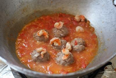 Cách làm món tôm bò viên sốt cà chua siêu ngon