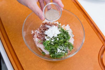 Cách làm món tôm nhồi cải chíp thanh mát cho bữa cơm mùa hè