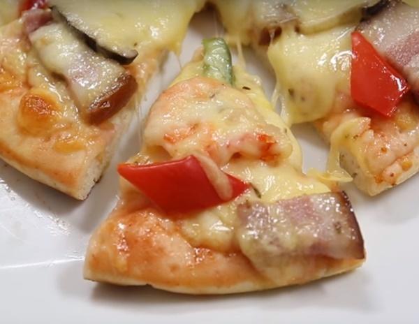 Cách làm pizza ngon như ngoài hàng ‘dễ nhất quả đất’ chỉ bằng nồi cơm điện, ai ăn cũng nghiện
