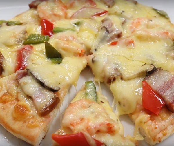 Cách làm pizza ngon như ngoài hàng ‘dễ nhất quả đất’ chỉ bằng nồi cơm điện, ai ăn cũng nghiện