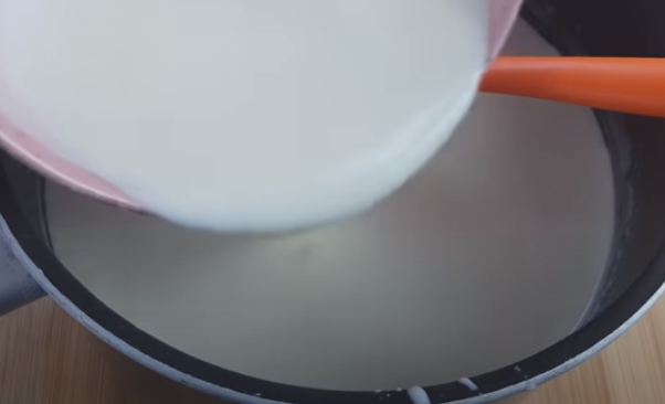 Cách làm sữa chua trân châu giòn ngon thơm mát tại nhà
