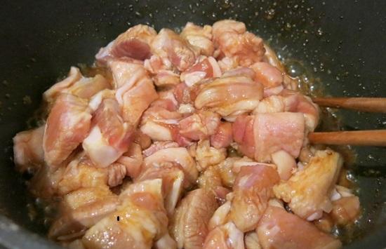 Cách làm thịt lợn kho dứa cho bữa trưa lạ miệng
