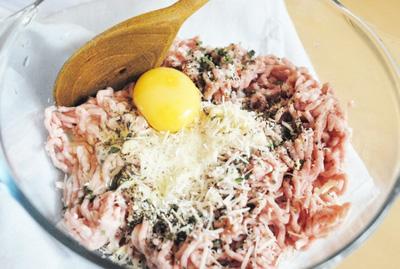 Cách làm thịt viên sốt cà kiểu Ý vừa mềm vừa thơm, ngon cơm cực kì!