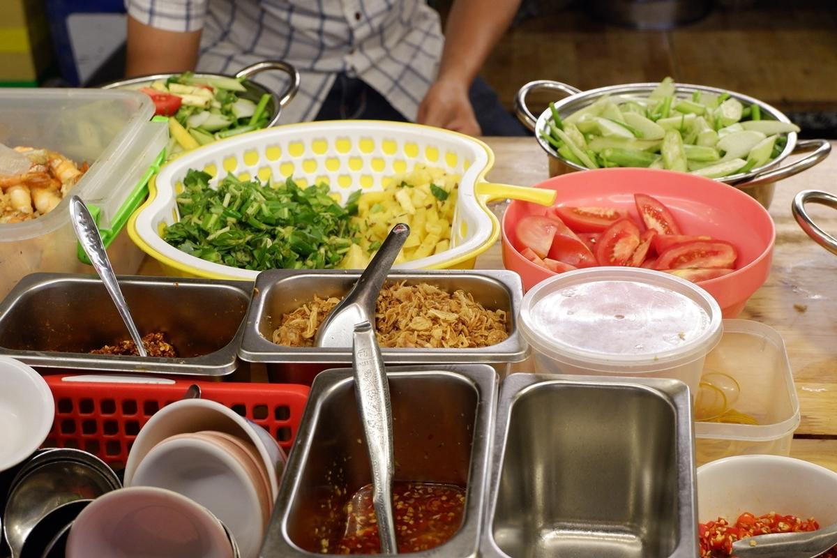 Chiều chủ nhật thưởng thức lẩu tôm càng đầy ụ ở Sài Gòn