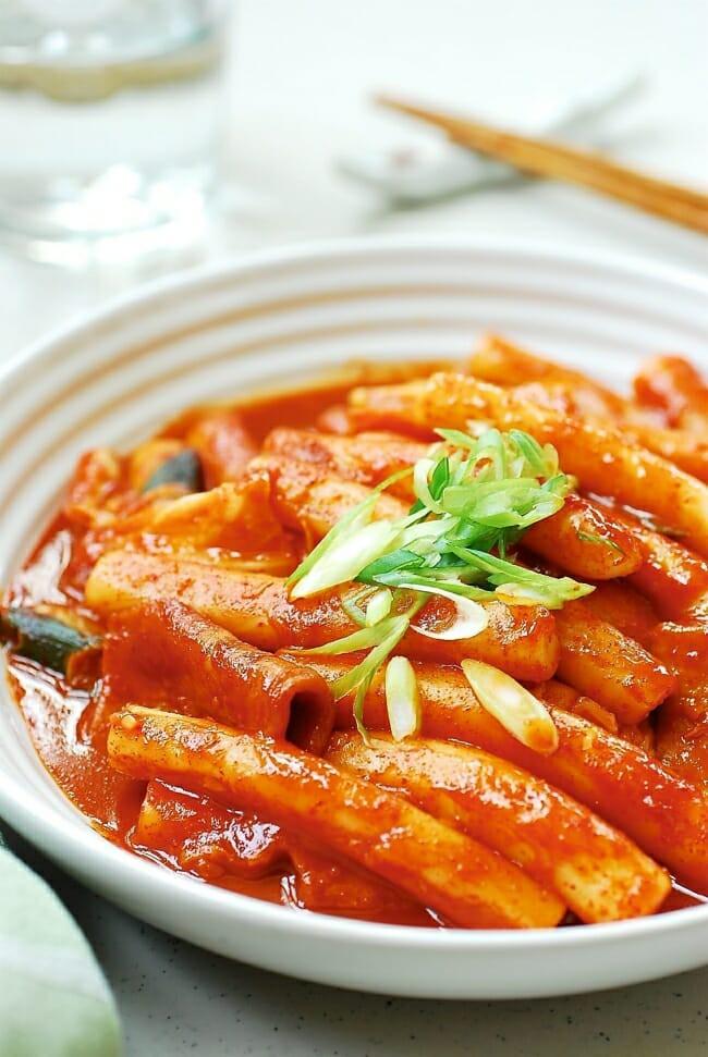 Công thức chuẩn cho món bánh gạo cay chính gốc Hàn Quốc