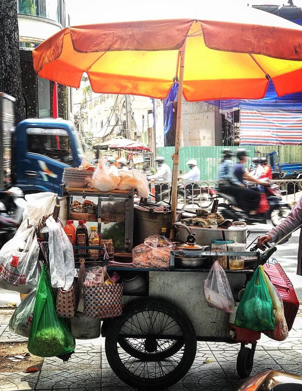 Đêm không ngủ ở Sài Gòn, lục tung những hàng ăn khuya nổi tiếng