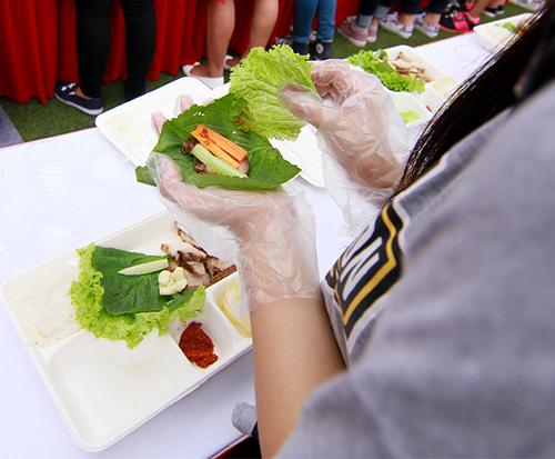 Giới trẻ Việt trổ tài làm món ăn Hàn Quốc