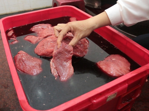 Mẹo phân biệt rõ thịt bò, thịt lợn, thịt gà, thịt trâu sạch ngon