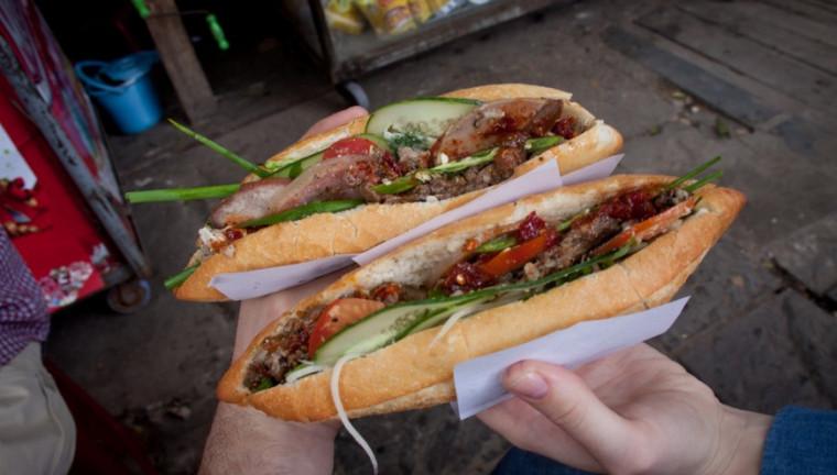 Những quán bánh mì Việt nổi đình nổi đám được báo nước ngoài ca ngợi