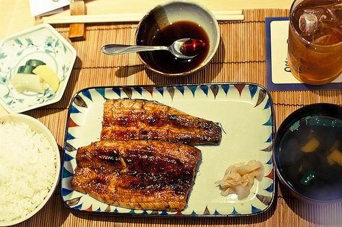 Nuốt nước miếng trước món lươn nướng Nhật Bản