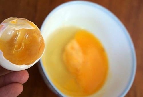 Sự thật về trứng gà ung chứa nhiều dưỡng chất