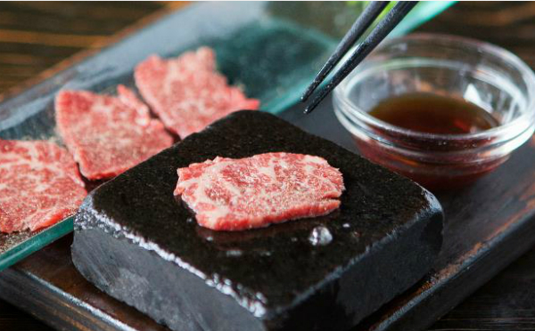 Thịt bò vân đá siêu đắt độc nhất vô nhị của Nhật Bản