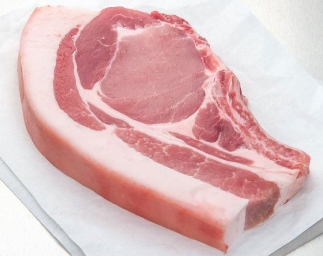Thịt lợn xuất hiện dấu hiệu sau dù tiếc cũng phải vứt ngay, có được cho cũng không cầm