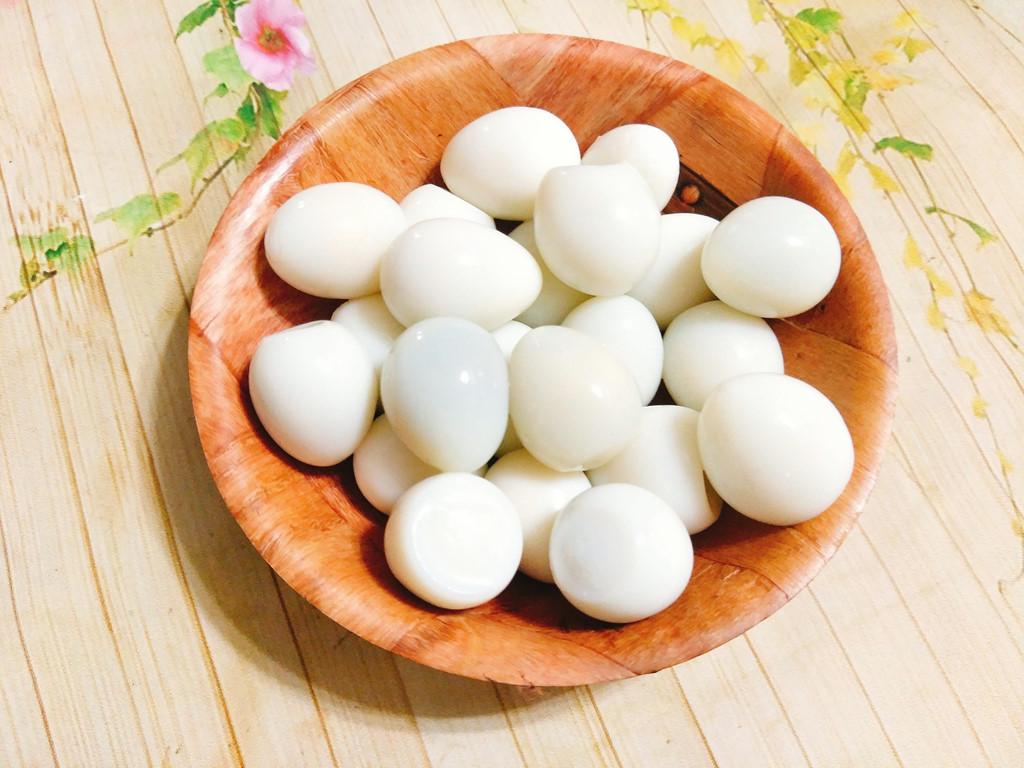 Tối nay ăn gì: Trứng cút rim me hấp dẫn cho trẻ nhỏ