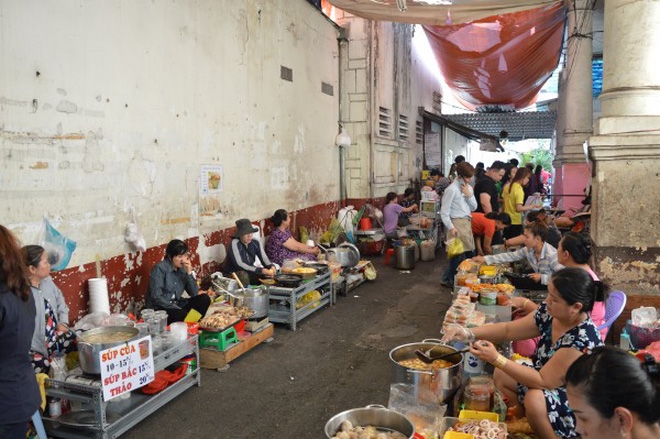 Địa chỉ cuối tuần: Các quán ăn vỉa hè nổi tiếng giữa trung tâm Sài Gòn