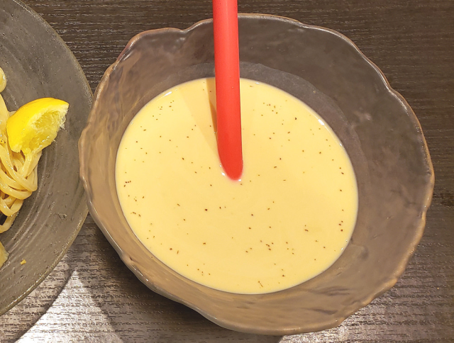 Quán mì ramen trà sữa trân châu gây tò mò ở Nhật