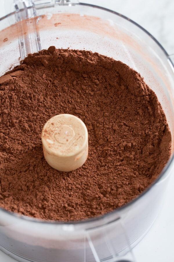 Mừng năm mới 2022: Tự làm 1 ly socola nóng hổi thơm ngọt để thưởng bản thân sau 1 năm nỗ lực