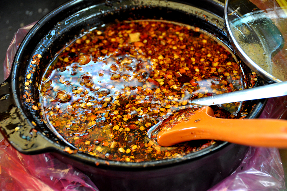 Bánh mì nướng muối ớt - món ăn 'siêu hot' ở Sài Gòn