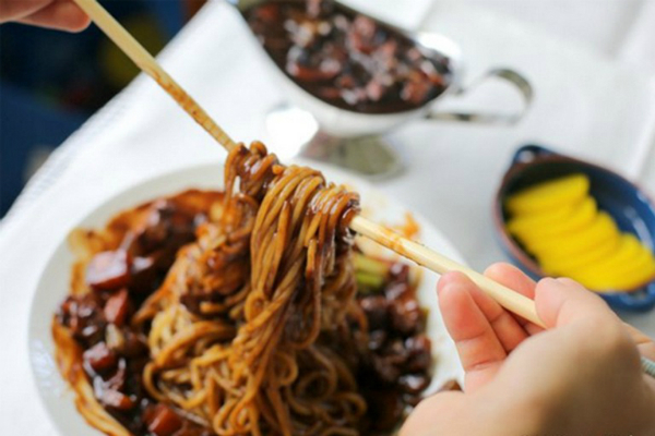 Cách làm 6 món ăn đặc trưng Hàn Quốc trong ngày lạnh