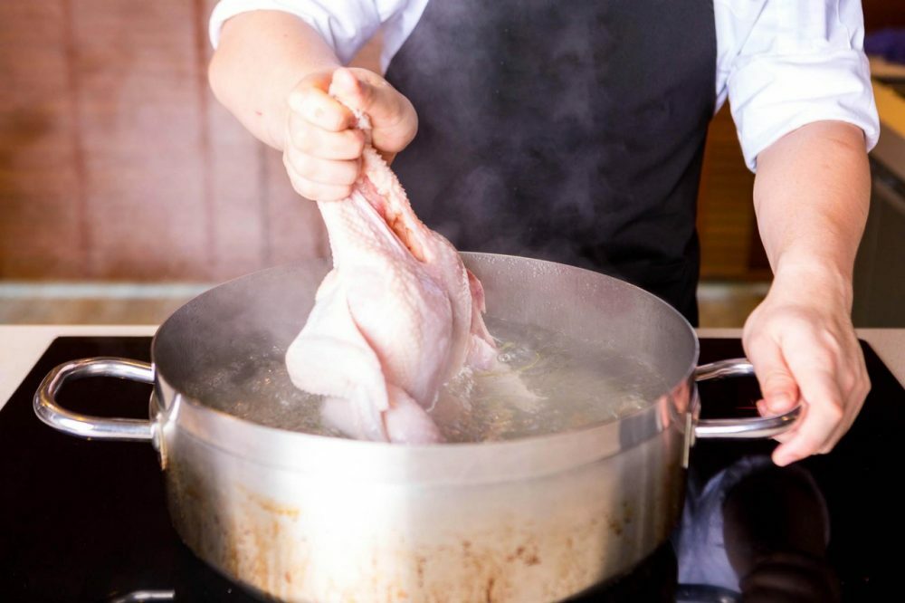 Công thức nấu cơm gà Hải Nam ngon chuẩn như ngoài hàng