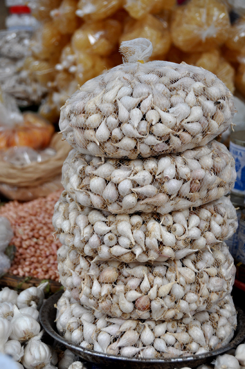 Một vòng chợ xứ Quảng Sài Gòn, kiếm đủ đồ ngon