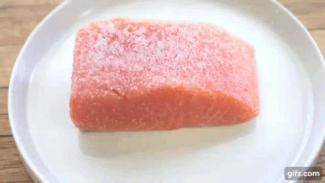 Thủ thuật rán cá đỉnh cao: da giòn, thịt thơm mềm, không lo bắn dầu