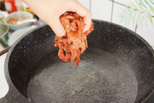 Muốn có thịt bò ngon mềm mà làm siêu nhanh thì phải thử ngay cách làm thịt bò trộn sau