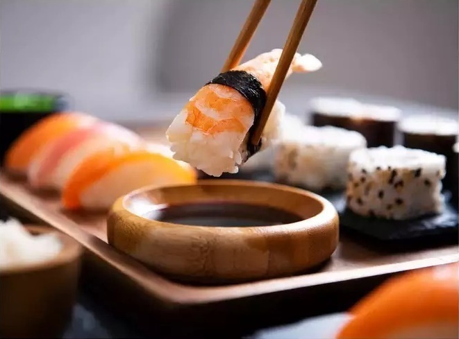 Ăn sushi, có 5 điều bạn cần nhớ để thưởng thức trọn vẹn nhất mà không phí hoài hương vị