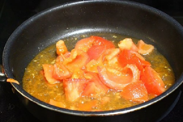 Cá nục kho cà chua và dứa