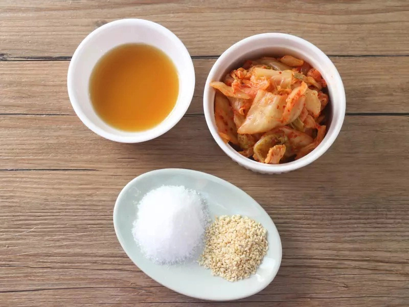 Mùa hè người Hàn có món bún trộn - ăn bao nhiêu cũng không chán!