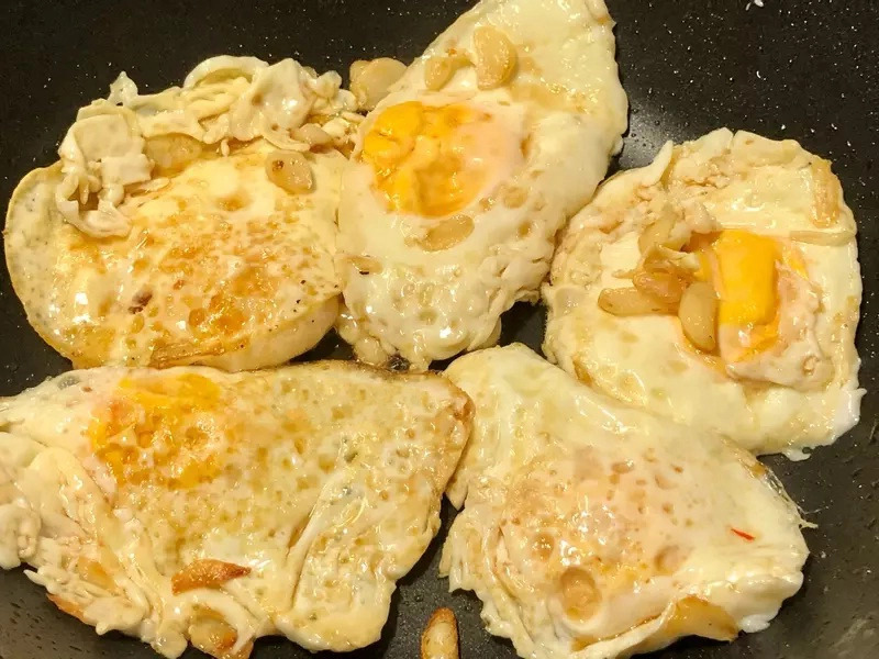 Thử chế biến trứng kiểu Thái, cả nhà tôi ai cũng mê vì ăn với cơm ngon quá!