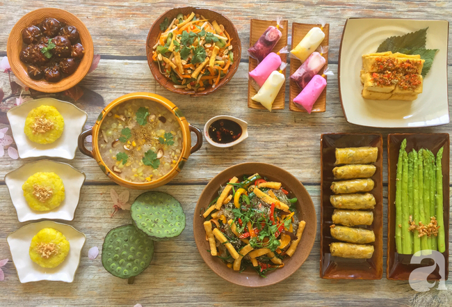 Tháng Vu Lan, mẹ đảm Sài Gòn chia sẻ mâm cơm chay 9 món đẳng cấp nhà hàng, chỉ nhìn thôi đã thấy quá hấp dẫn!