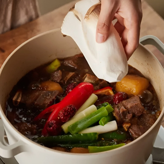 Học người Hàn cách nấu món bò hầm mềm ngọt