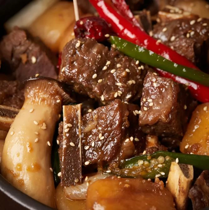 Học người Hàn cách nấu món bò hầm mềm ngọt