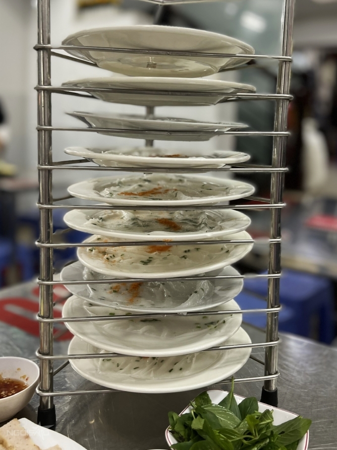 Bánh ướt 'ăn chục đĩa không no' ở Sài Gòn - Công thức Món ngon
