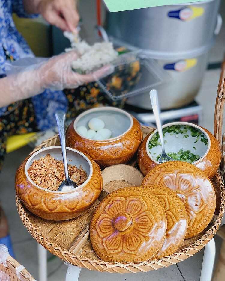 Xôi cá cơm kho thơm ngon lạ miệng, giá chỉ 10.000 đồng hút khách ở Nha Trang