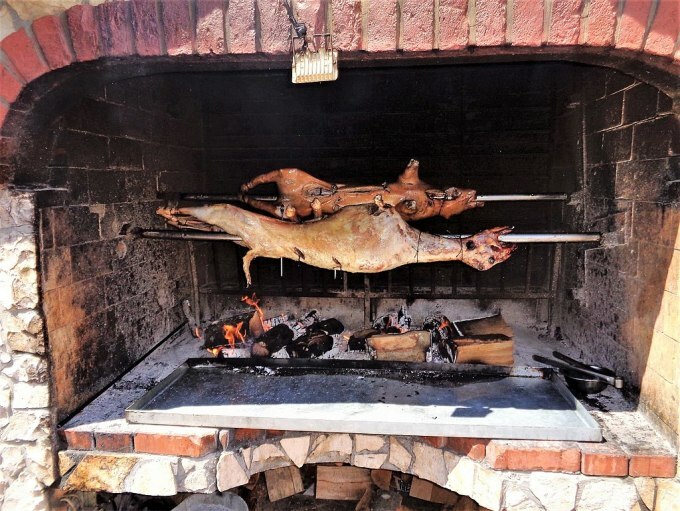 Món nấu từ thịt đỏ - đặc sản 'chưa ăn chưa đến' Argentina và Croatia
