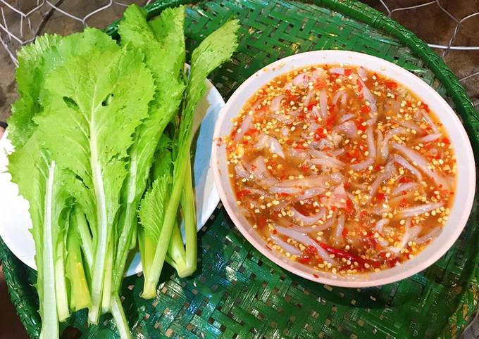 Những đặc sản ăn sống nổi tiếng khắp Việt Nam mà không phải ai cũng can đảm thử
