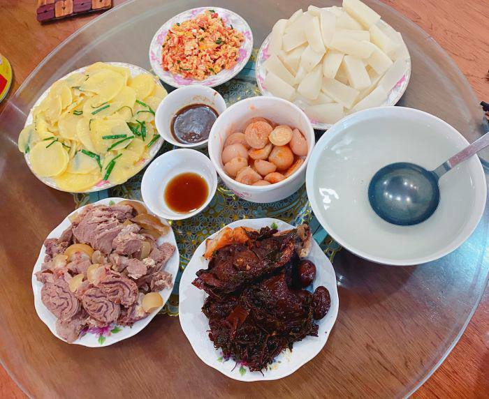 9X Lào Cai mê nấu ăn cho bố mẹ, khách tới nhà nức nở khen ngon
