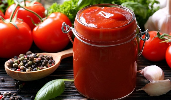 Cách làm tương cà chua để được lâu tại nhà đơn giản